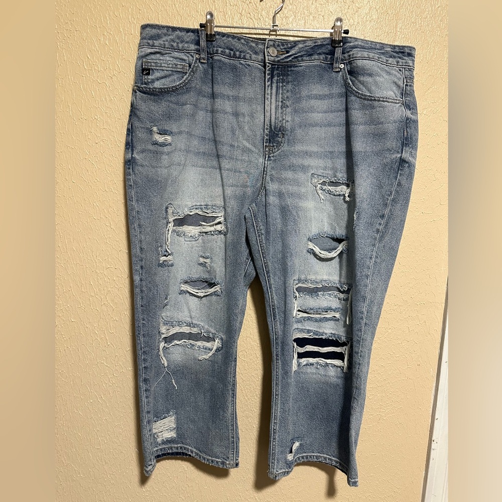 KanCan Maurices Baggy Ankle Crop Distressed Light Wash Jeans Women’s Size 20‎